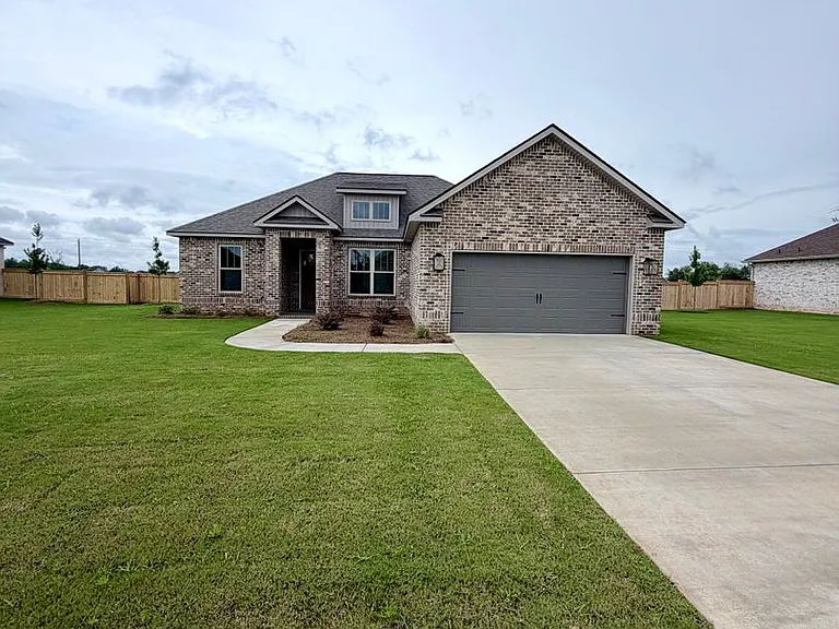 204 Farmland Cir — Photo 1