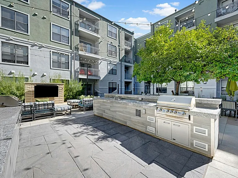The Metro Apartments — Photo 14