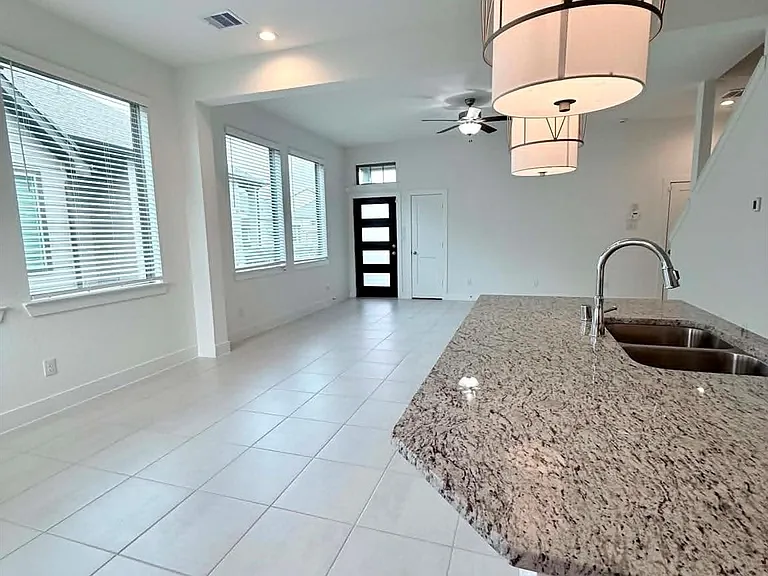 1539 Crystal Stream Dr — Photo 10