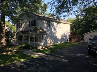 858 W Hillside St, Palatine, IL 60067