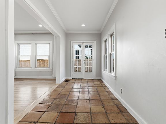 3rd image of 1507 Valley Pl