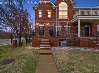 3293 Newbury Pl #28, Troy, MI 48084