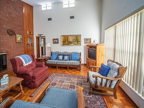 2nd image of 404 Forest Park Ave