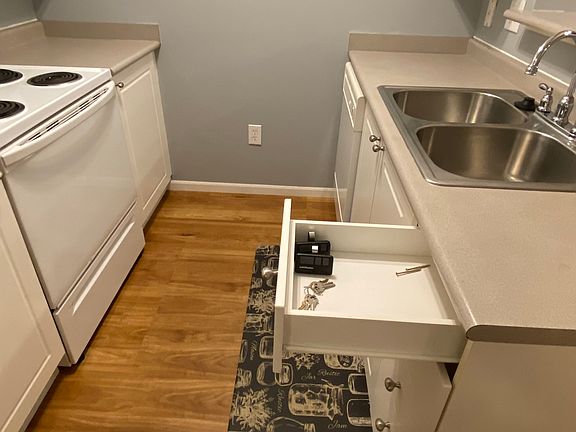 4th image of 1080 Watkins Glen Ct