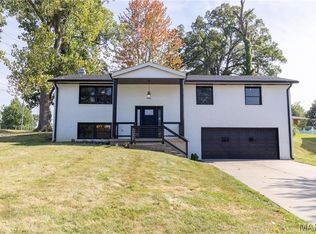 7 Coachlight Dr, Hannibal, MO 63401