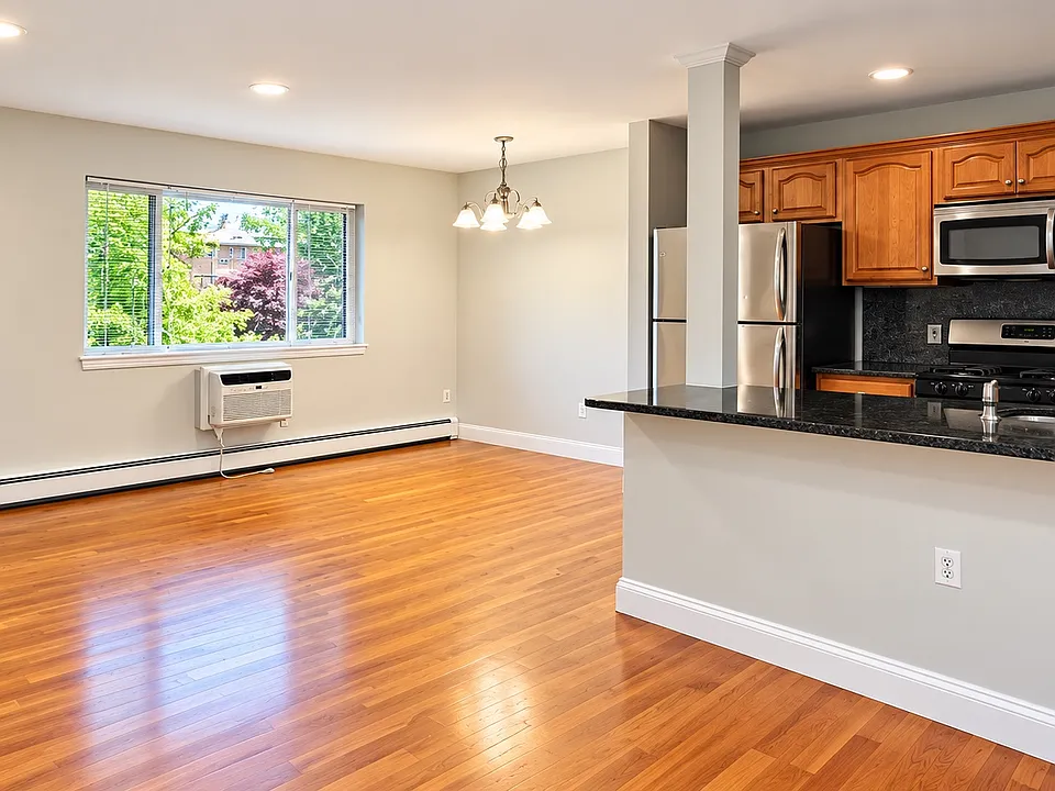 317 7th Ave #2