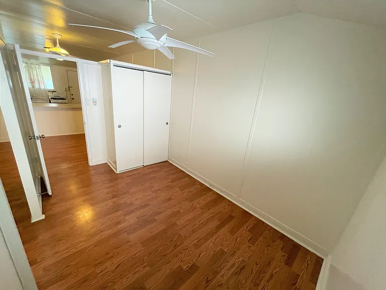 1024 Green St — Photo 5
