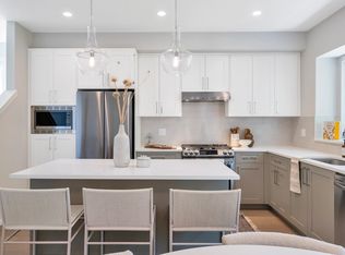 1833 165a St #124, Surrey, BC V3Z 9N3