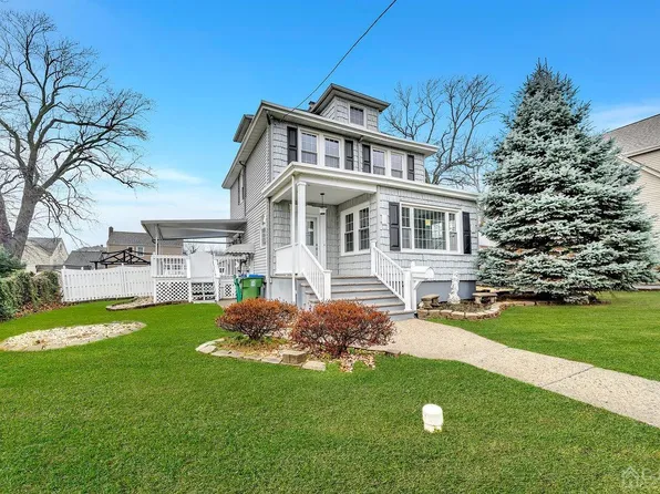 19 Burchard St N, Edison, NJ 08837