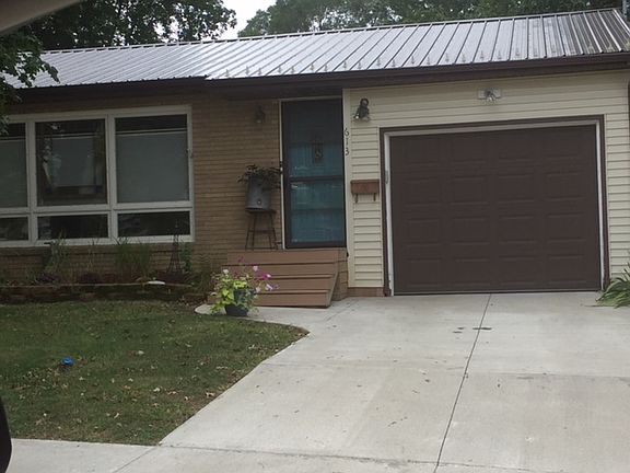 2nd image of 613 N 12th St