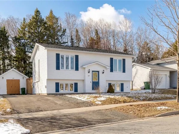 107 Jeremy St, Fredericton, NB E3G 5V6