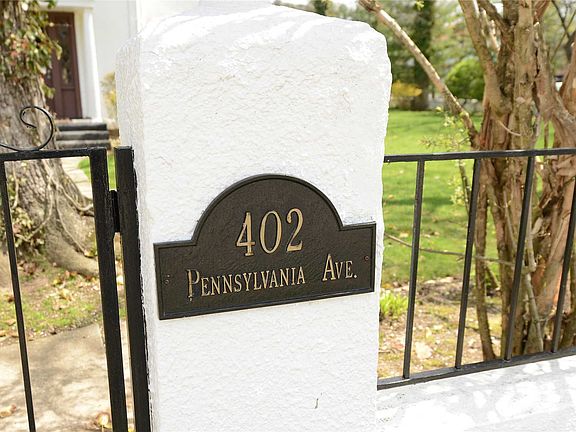 2nd image of 402 Pennsylvania Ave