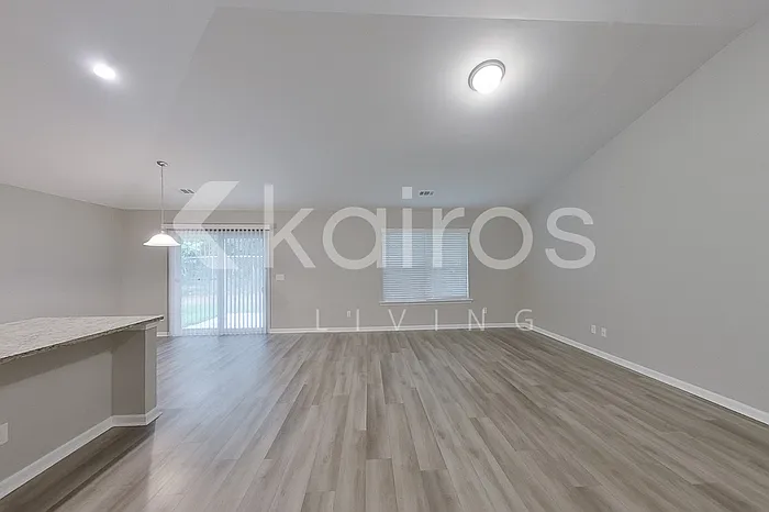 102 Bluff Rd — Photo 7