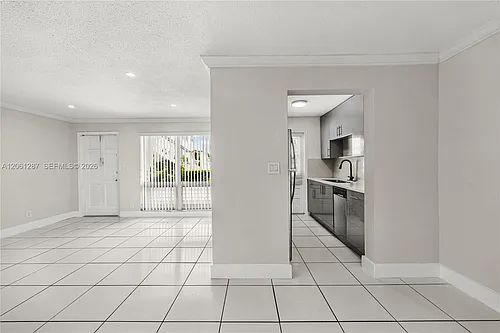 5450 Hollywood Blvd #107 Photo 1