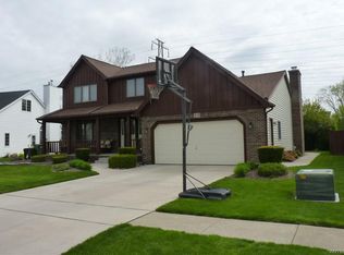 928 Thomas Fox Dr W, North Tonawanda, NY