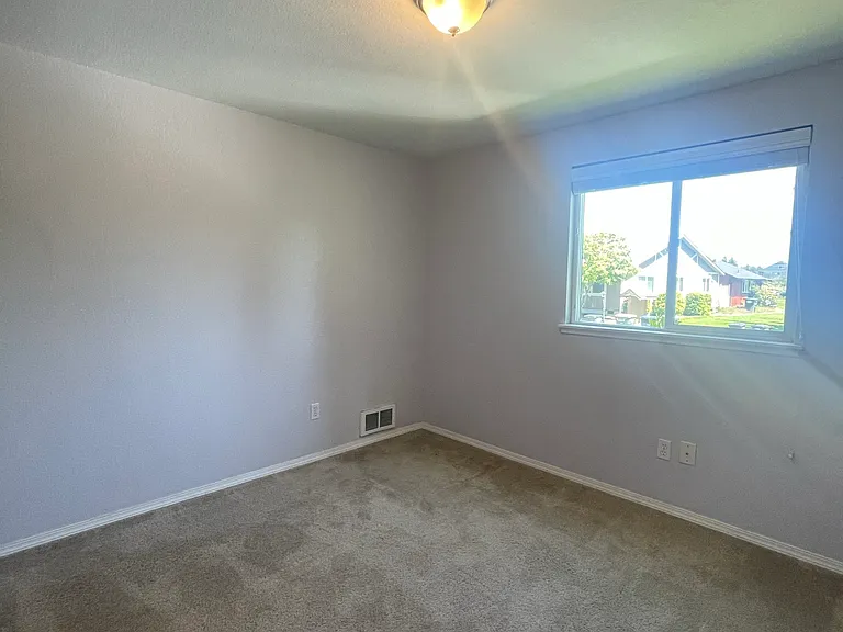649 Bavarian Ln SE — Photo 11