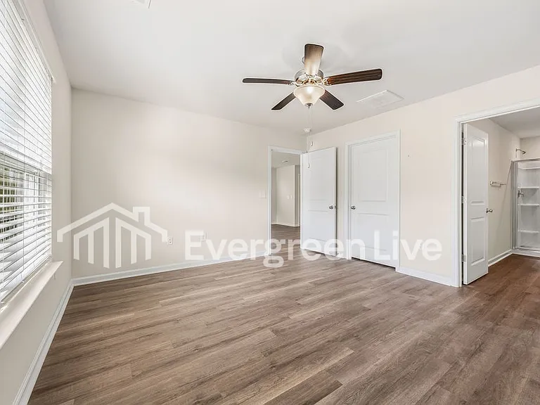 2233 Courtina Way — Photo 11