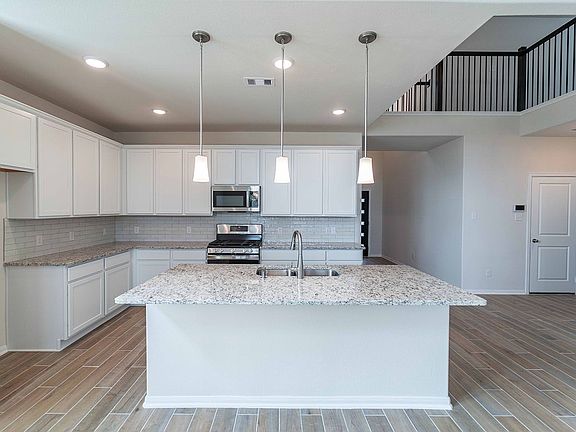 4th image of 13025 Oleander Bay Ln