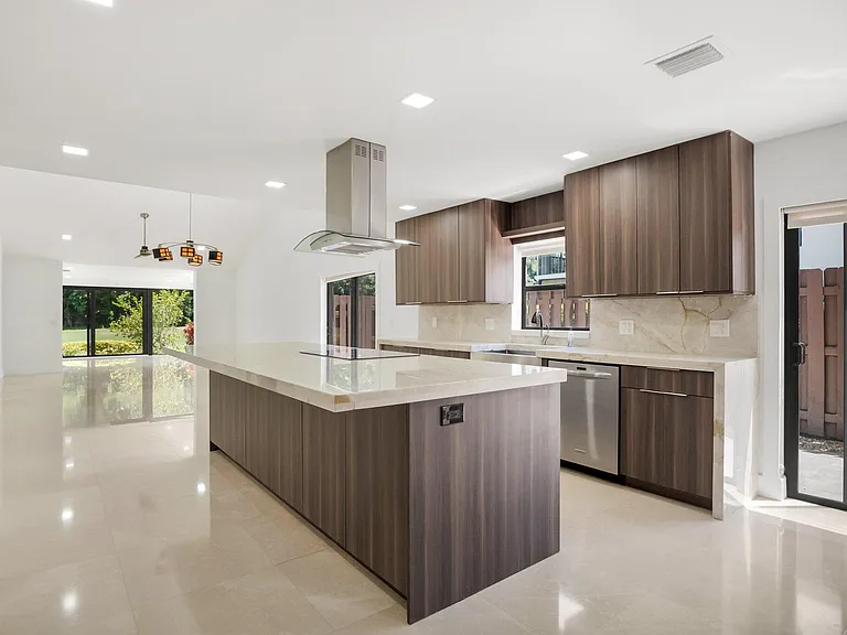 21922 Cypress Dr — Photo 1
