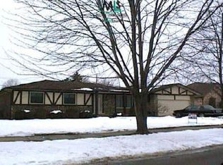 34800 Shorewood Dr, New Baltimore, MI 48047
