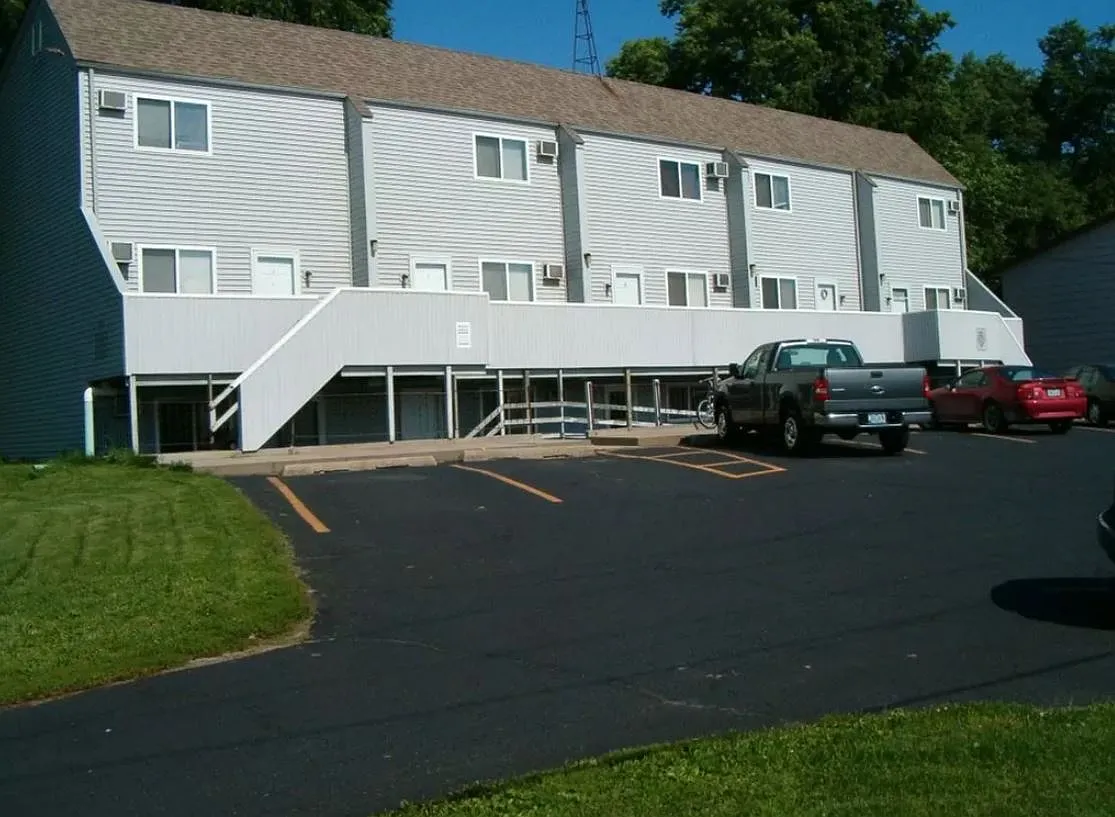 2 bed, 800 sqft, $925 — Photo 1