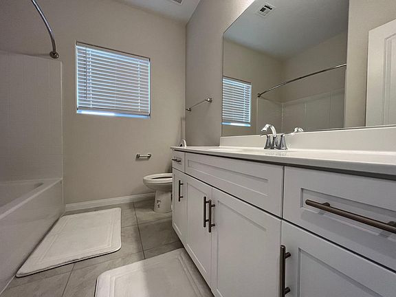 4th image of 5830 Steinbeck Dr