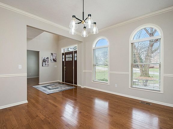 4th image of 6349 Redington Dr SE
