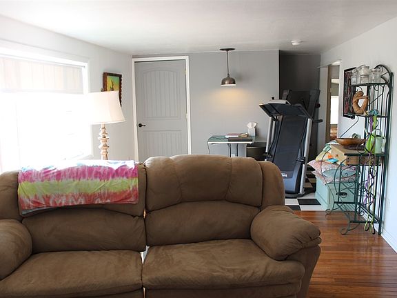 4th image of 1225 E 18th St