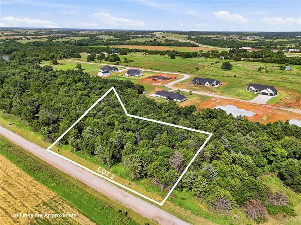 900 Creekside Trl #2, Guthrie, OK 73044
