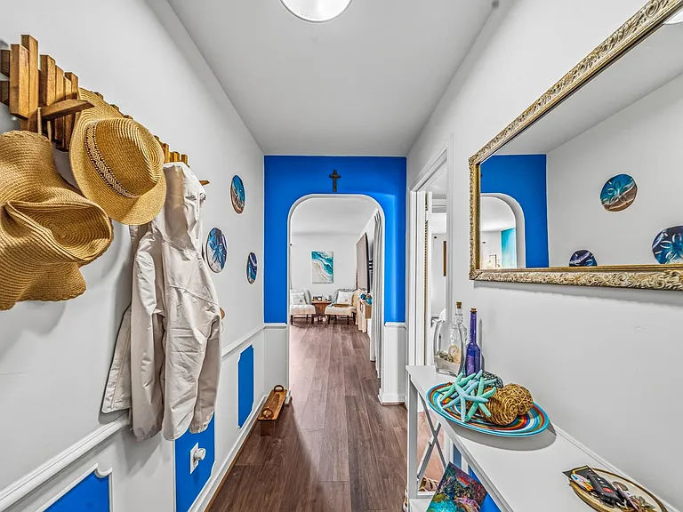 359 N Post Oak Ln #219 — Photo 9