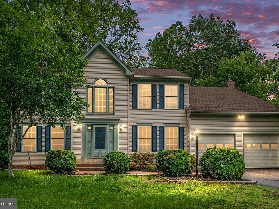1st image of 7 Lynchester Dr