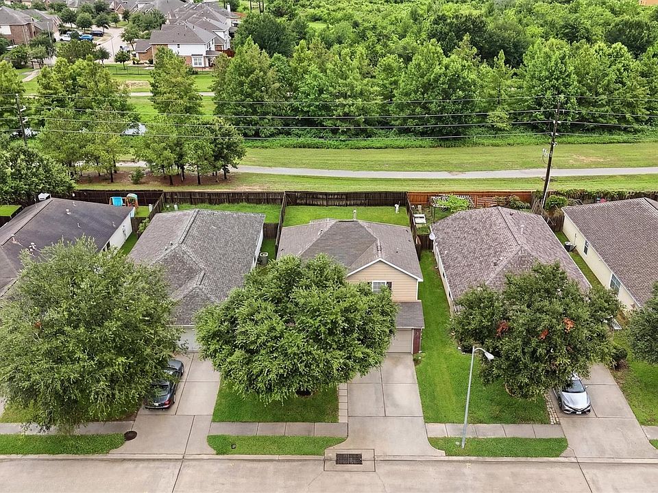 1st image of 24618 Lakecrest Village Dr