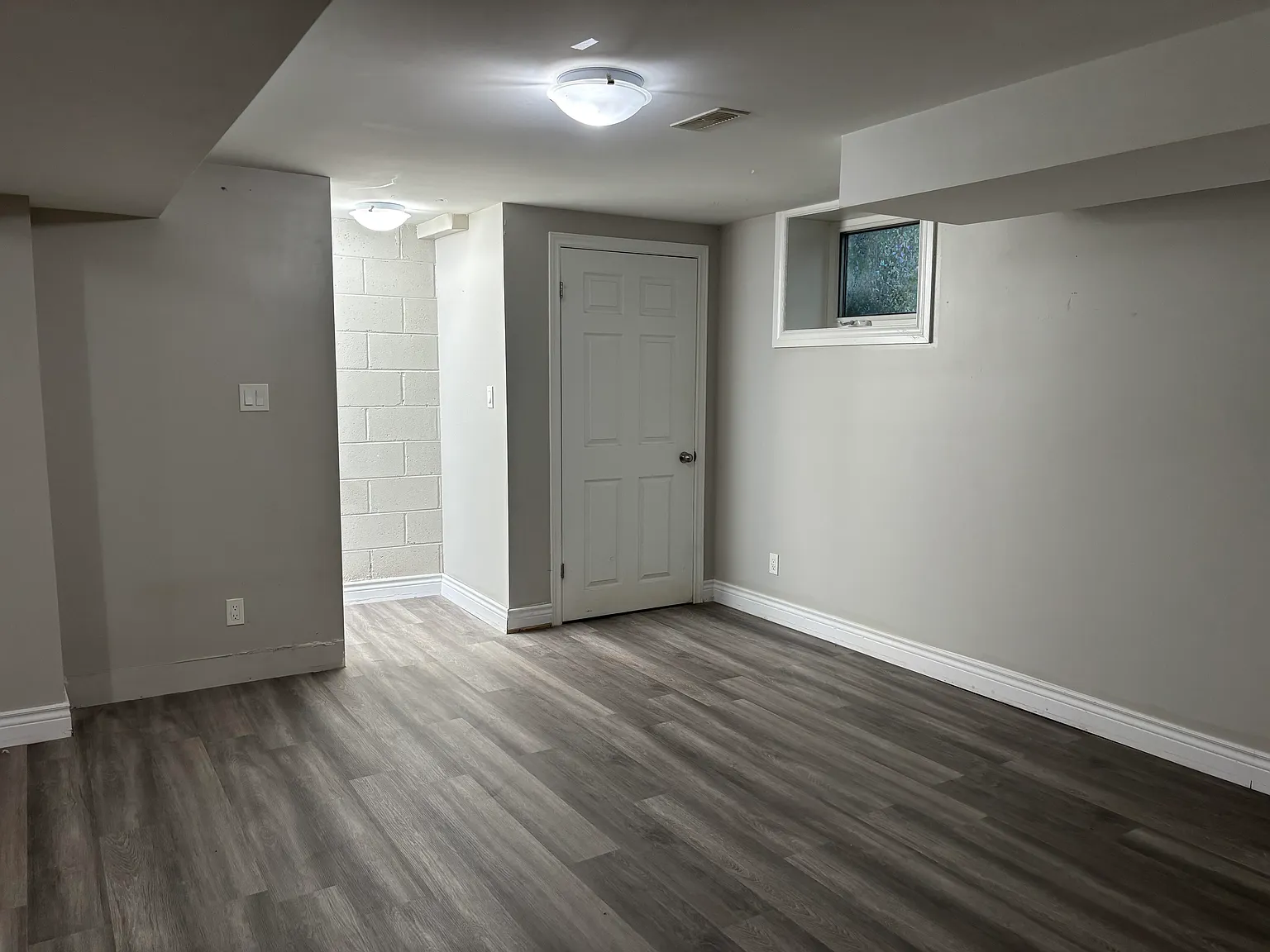 69 Summit Avenue, Lower Unit, Welland — Photo 4