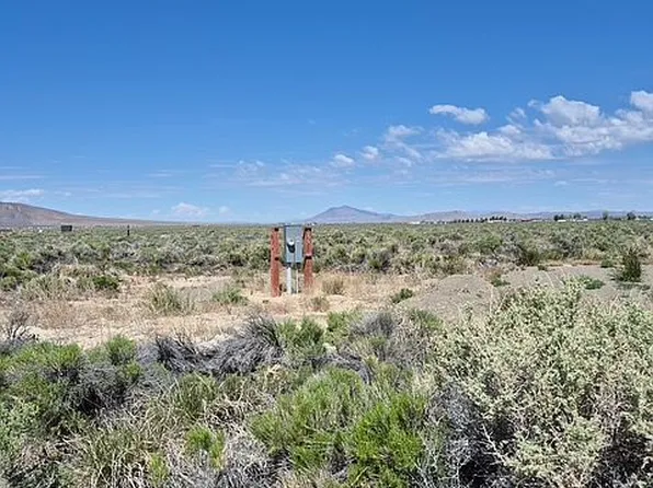 355 Raccoon Ln, Winnemucca, NV 89445