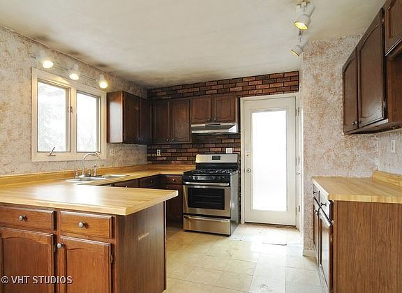 3rd image of 36851 N Mary Dr