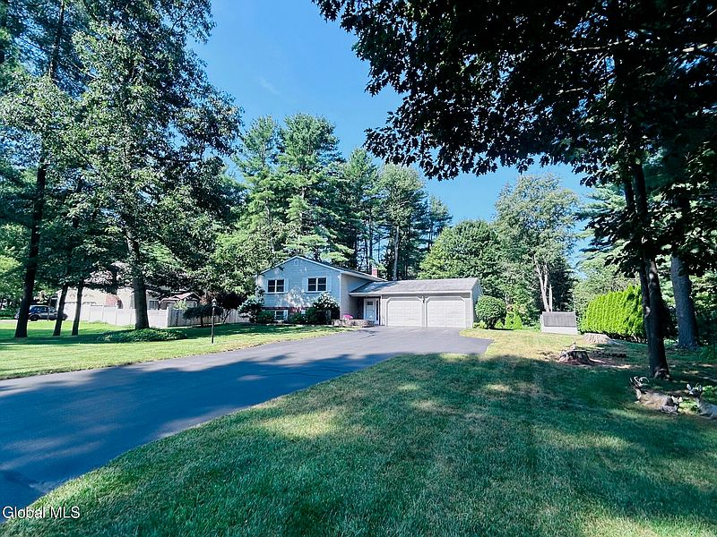 2nd image of 9 Rolling Hills Dr