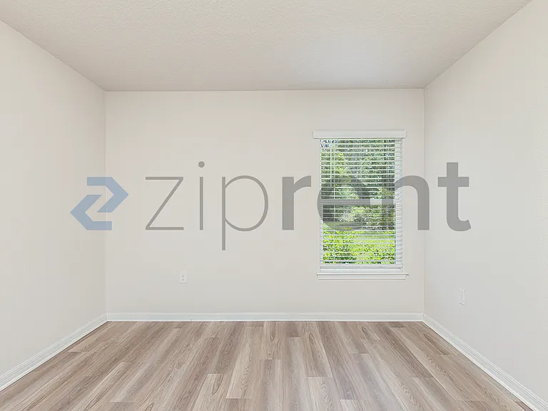 129 Wellwood Ln #B — Photo 6