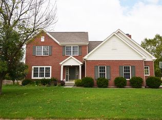 8932 Winterberry Ct, Zionsville, IN 46077