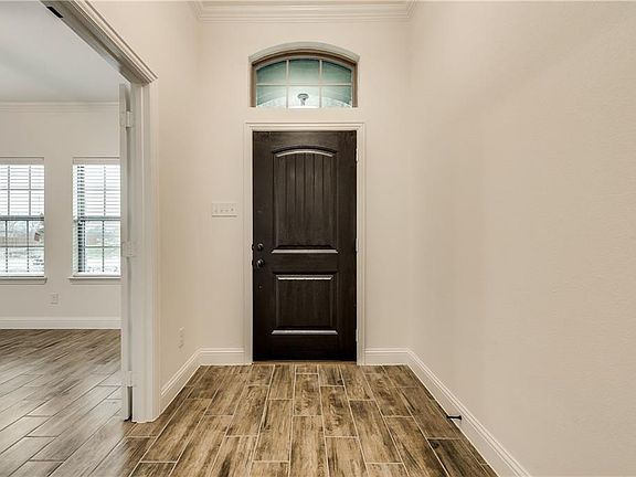2nd image of 4020 Gray Wolf Dr