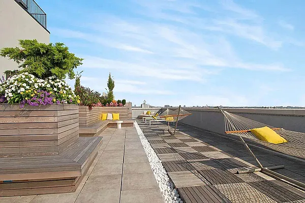 Rented by Artur Gutman, LREB | media 60