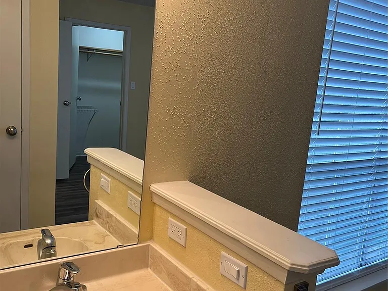 3919 Fairmont Pkwy #200 — Photo 11
