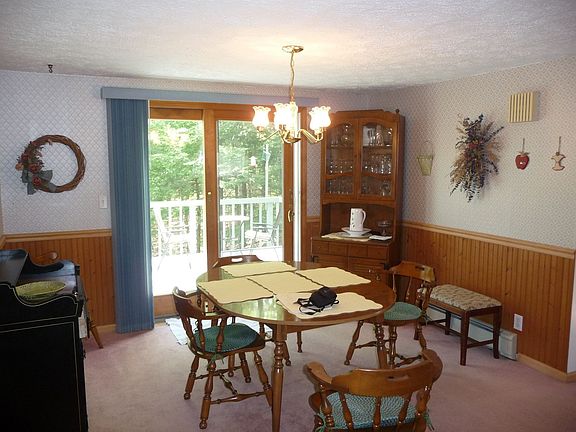 dining room with deck for entertaining