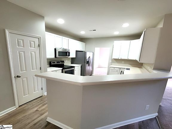5th image of 41 N Orchard Farms Ave
