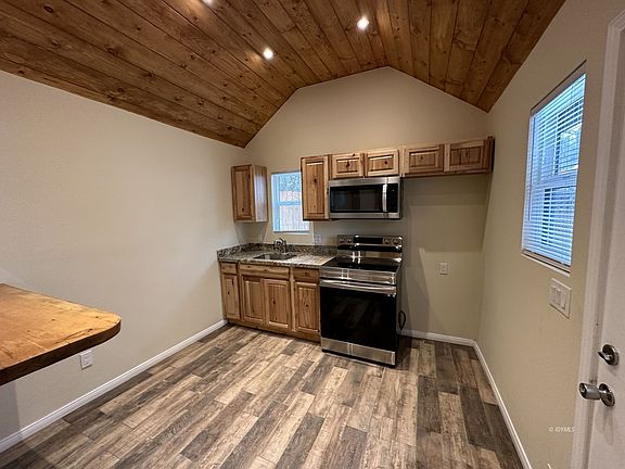4th image of 52790 Sugar Pine Dr
