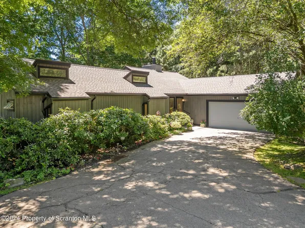 138 Oakford Cir, Clarks Summit, PA 18411