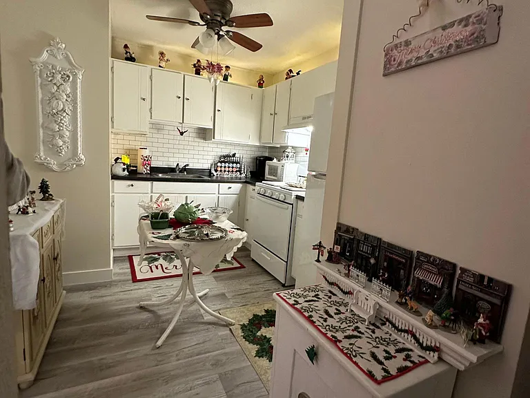 Skyrise Apartments — Photo 19