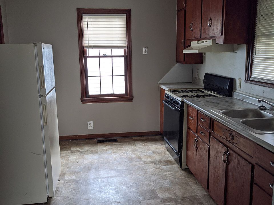 2nd image of 2163 S Delaware St #387589