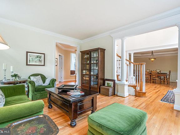 4th image of 3249 Woodland Ln