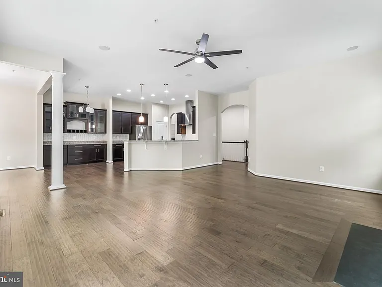 7570 Arundel Woods Dr — Photo 25