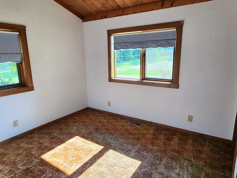 5677 Lehr Rd — Photo 11